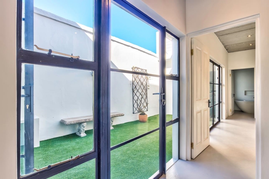 4 Bedroom Property for Sale in Gardens Western Cape